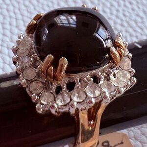 Vintage Black Stunning Round Ring w Square Crystal Set w Silver & Black Prongs